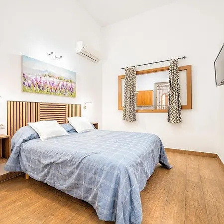 Canary Mondragon House