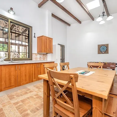 Canary Mondragon House Casa vacanze *