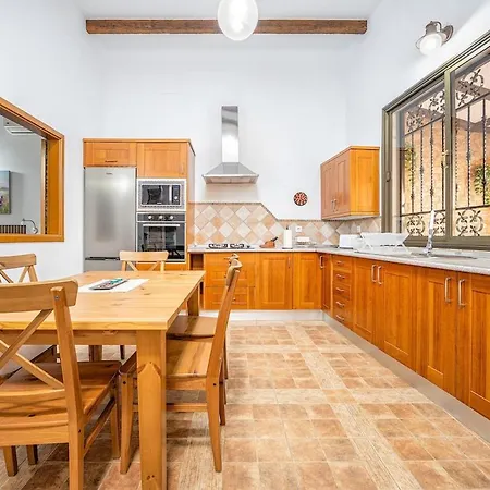 Canary Mondragon House Casa vacanze *