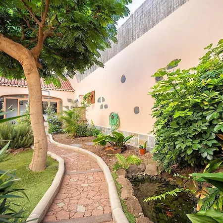 Canary Mondragon House Casa vacanze