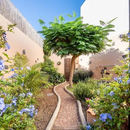 Canary Mondragon House Casa vacanze *