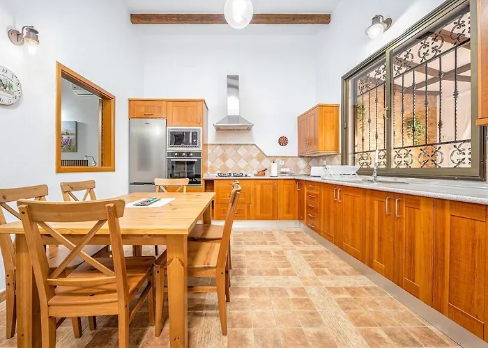 Canary Mondragon House Hébergement de vacances *