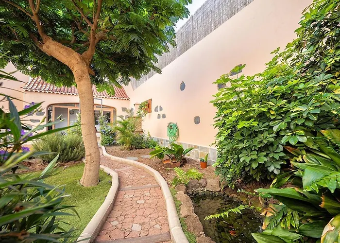 Canary Mondragon House Hébergement de vacances